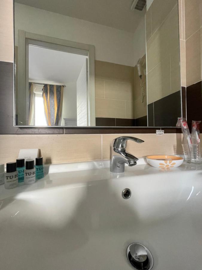 Ad Cavour Luxury Rooms - By Ad Roma Buitenkant foto